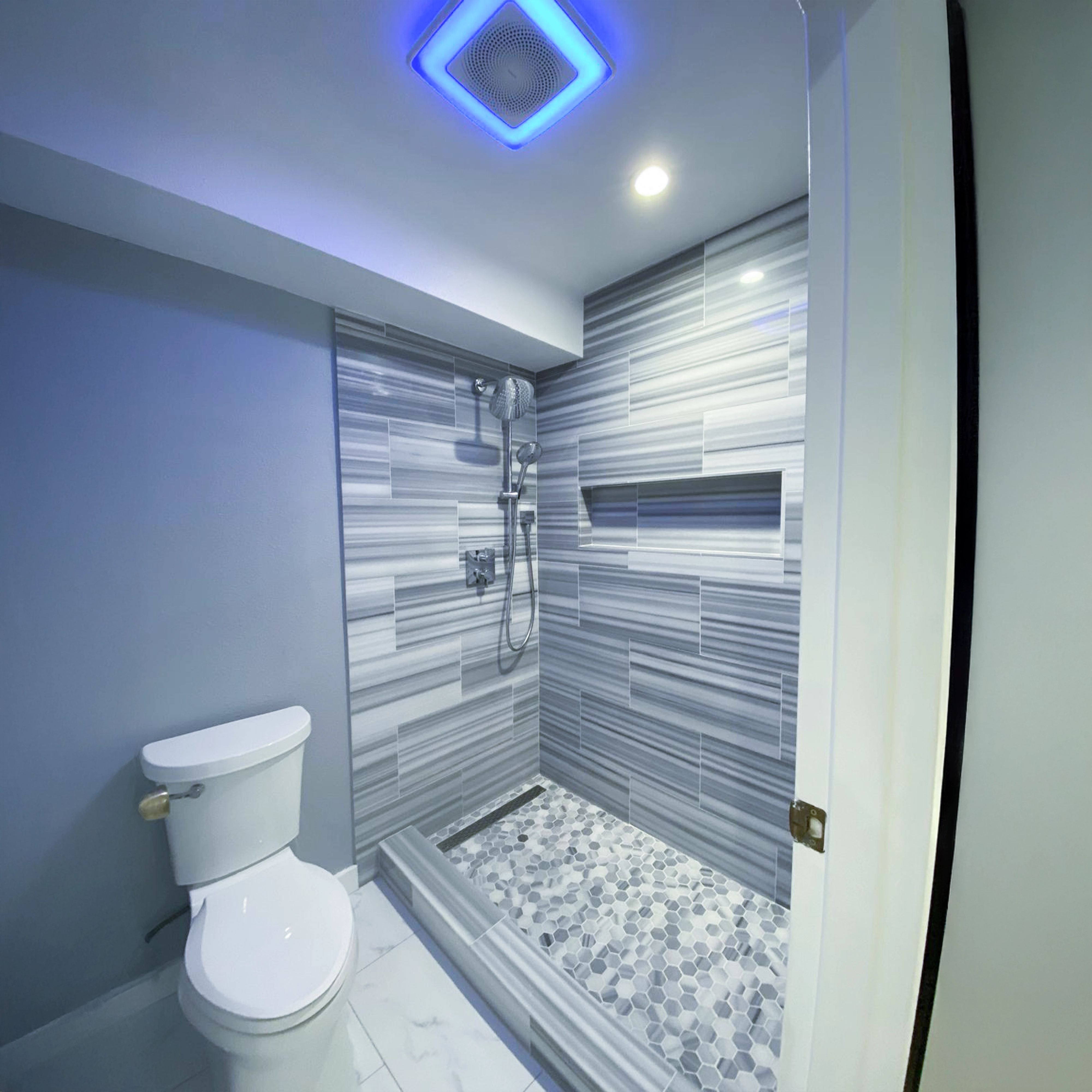 Modern Bathroom 2 Image 4